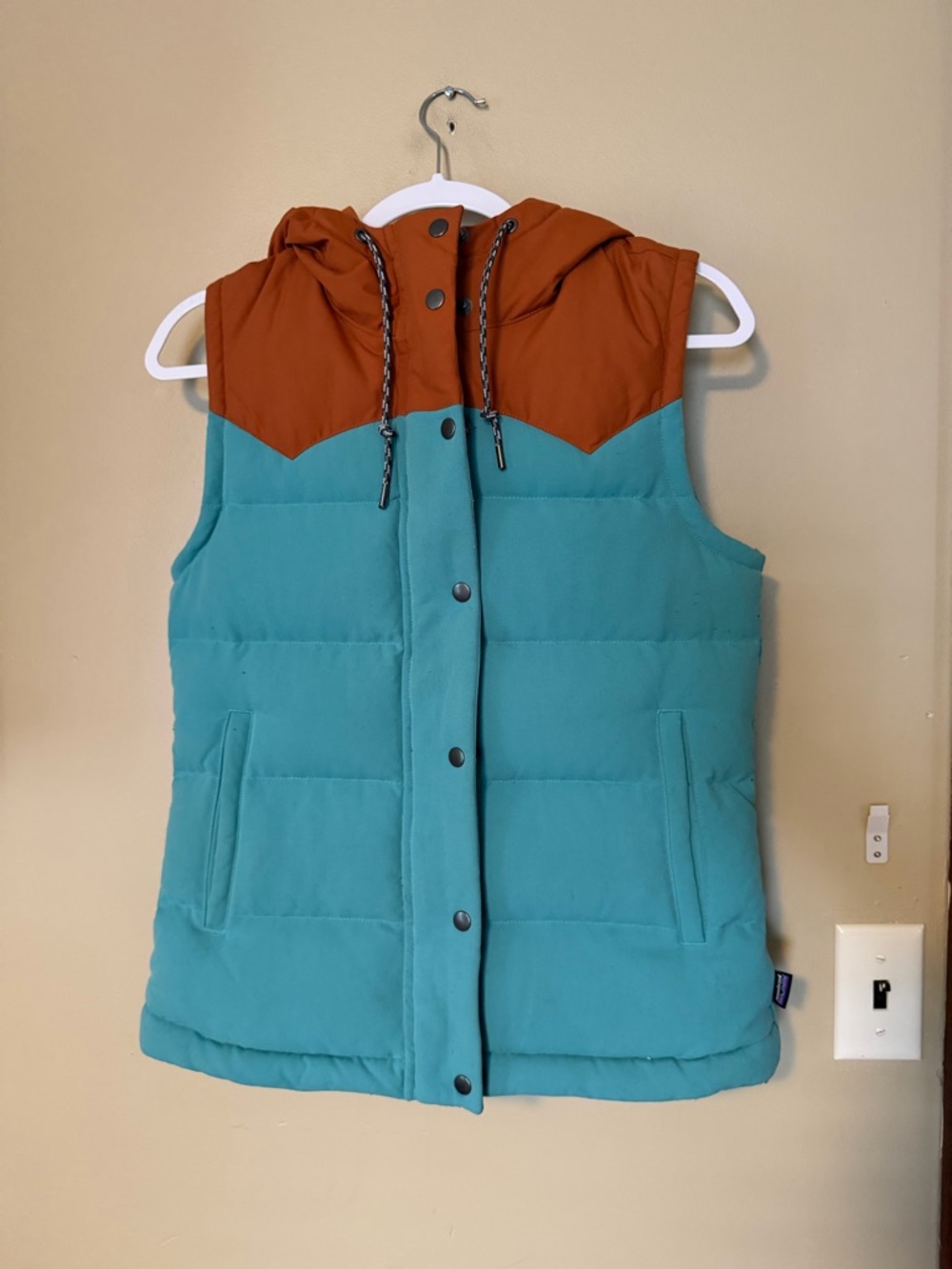 Patagonia Women’s Bivy Color Block Down Vest - Picture 2 of 11